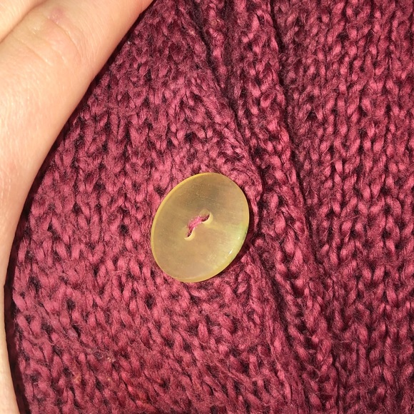 Sleeveless burgundy sweater - Picture 2 of 4